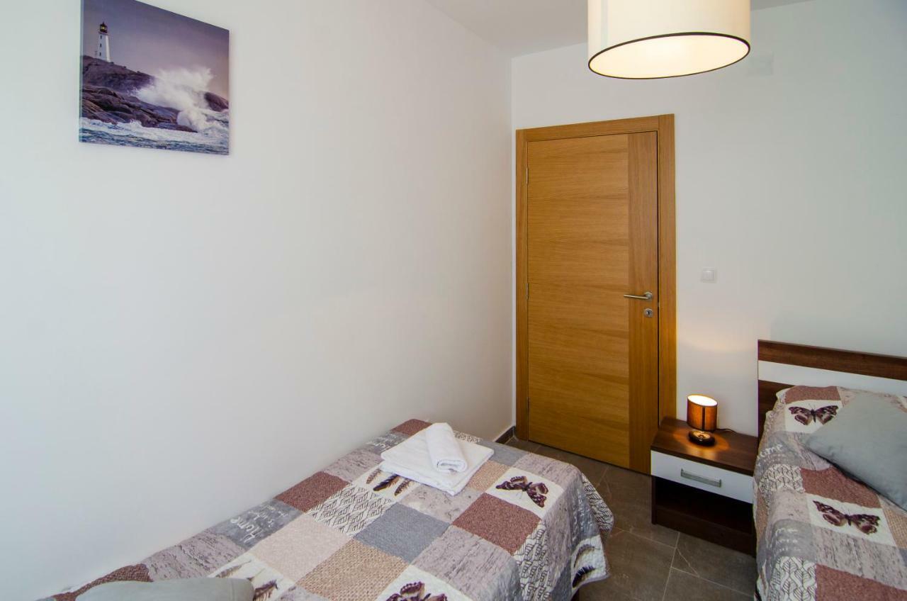 Apartments Sara 2 โบล ภายนอก รูปภาพ