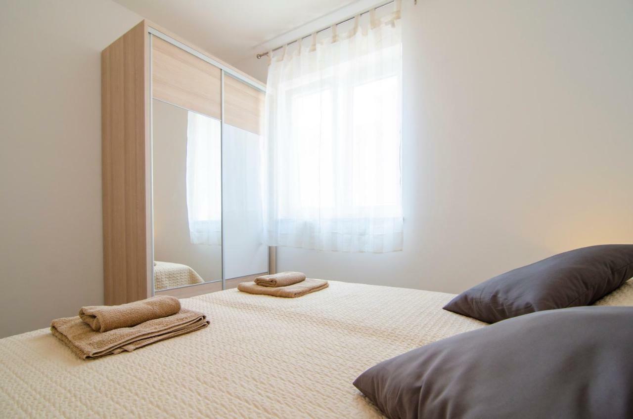 Apartments Sara 2 โบล ภายนอก รูปภาพ