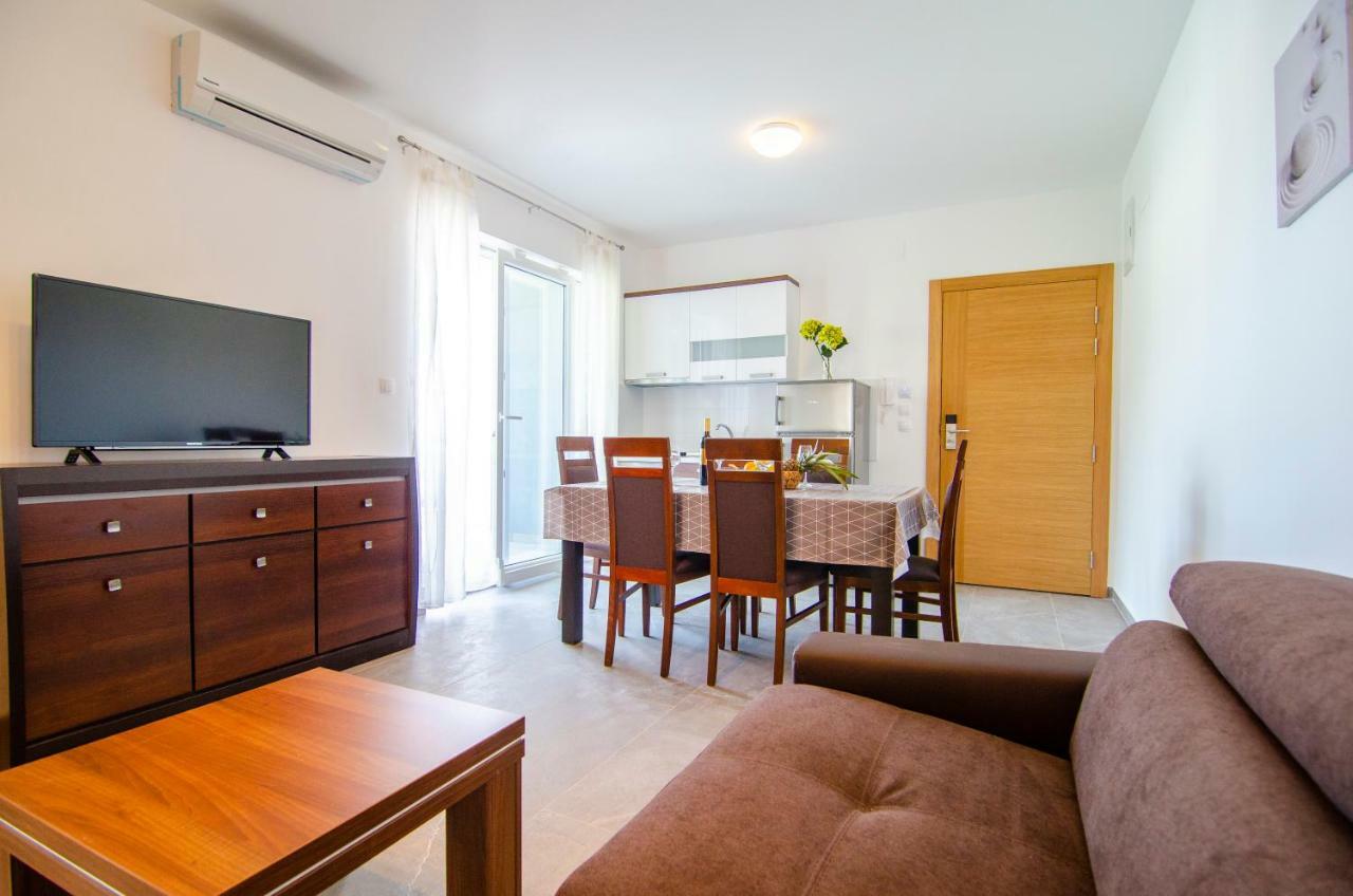 Apartments Sara 2 โบล ภายนอก รูปภาพ