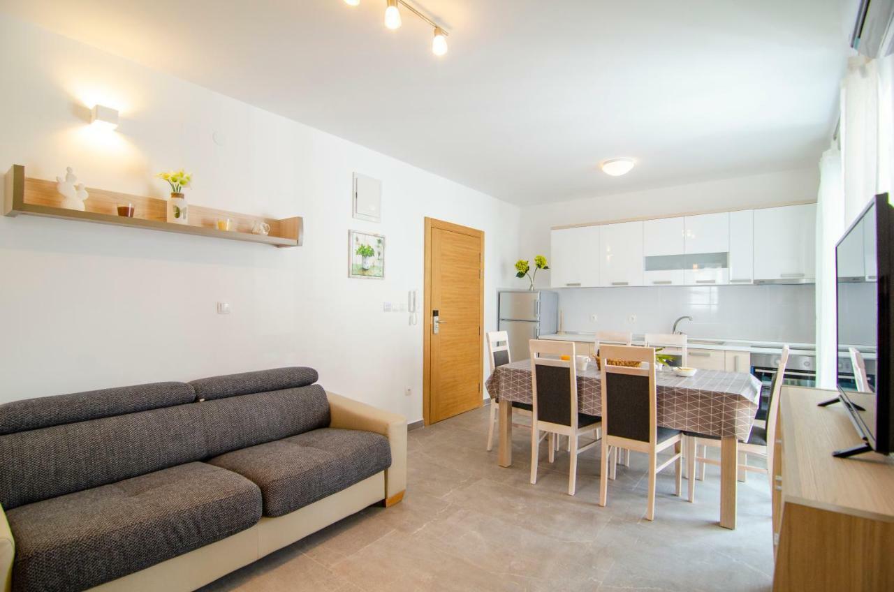 Apartments Sara 2 โบล ภายนอก รูปภาพ