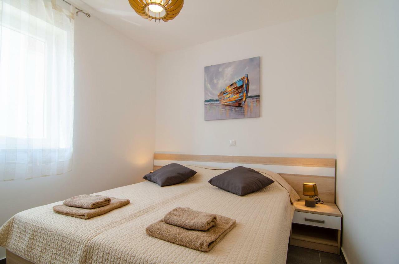 Apartments Sara 2 โบล ภายนอก รูปภาพ