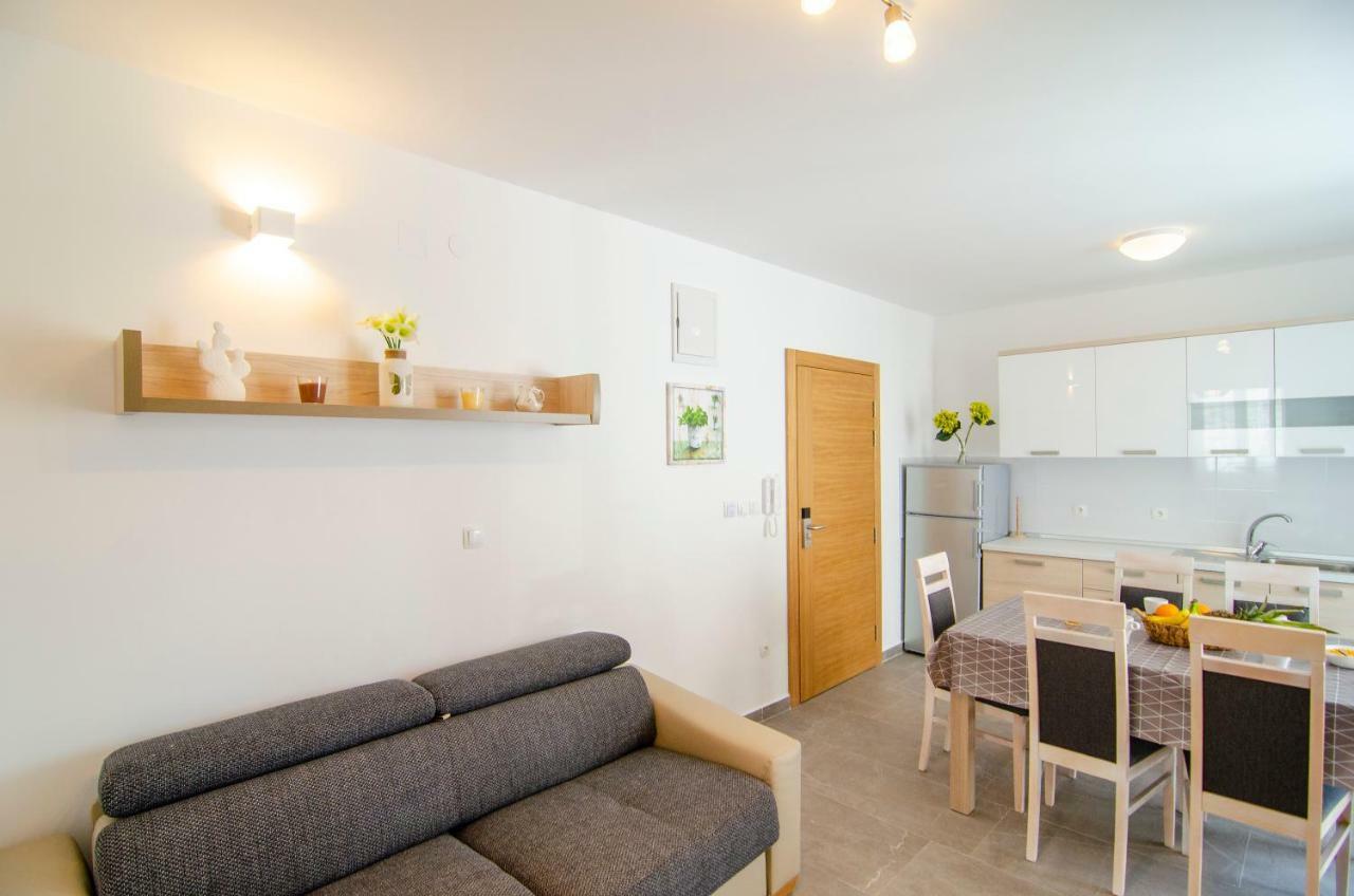 Apartments Sara 2 โบล ภายนอก รูปภาพ