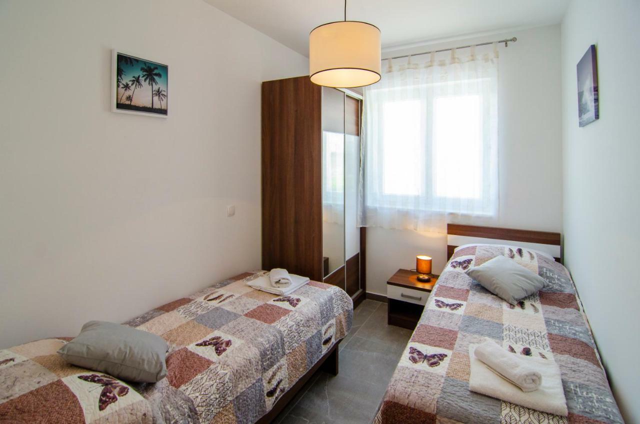 Apartments Sara 2 โบล ภายนอก รูปภาพ