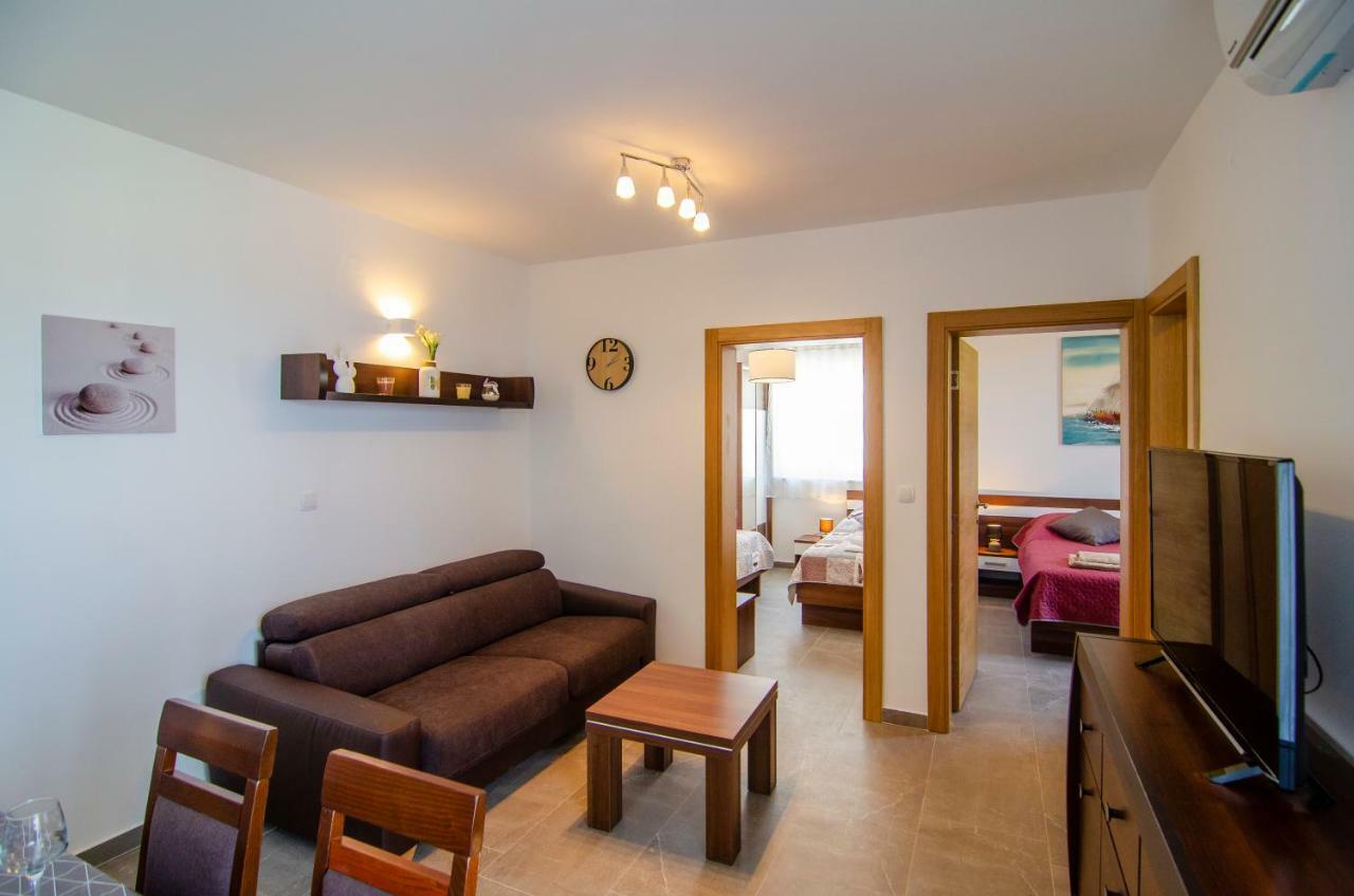 Apartments Sara 2 โบล ภายนอก รูปภาพ