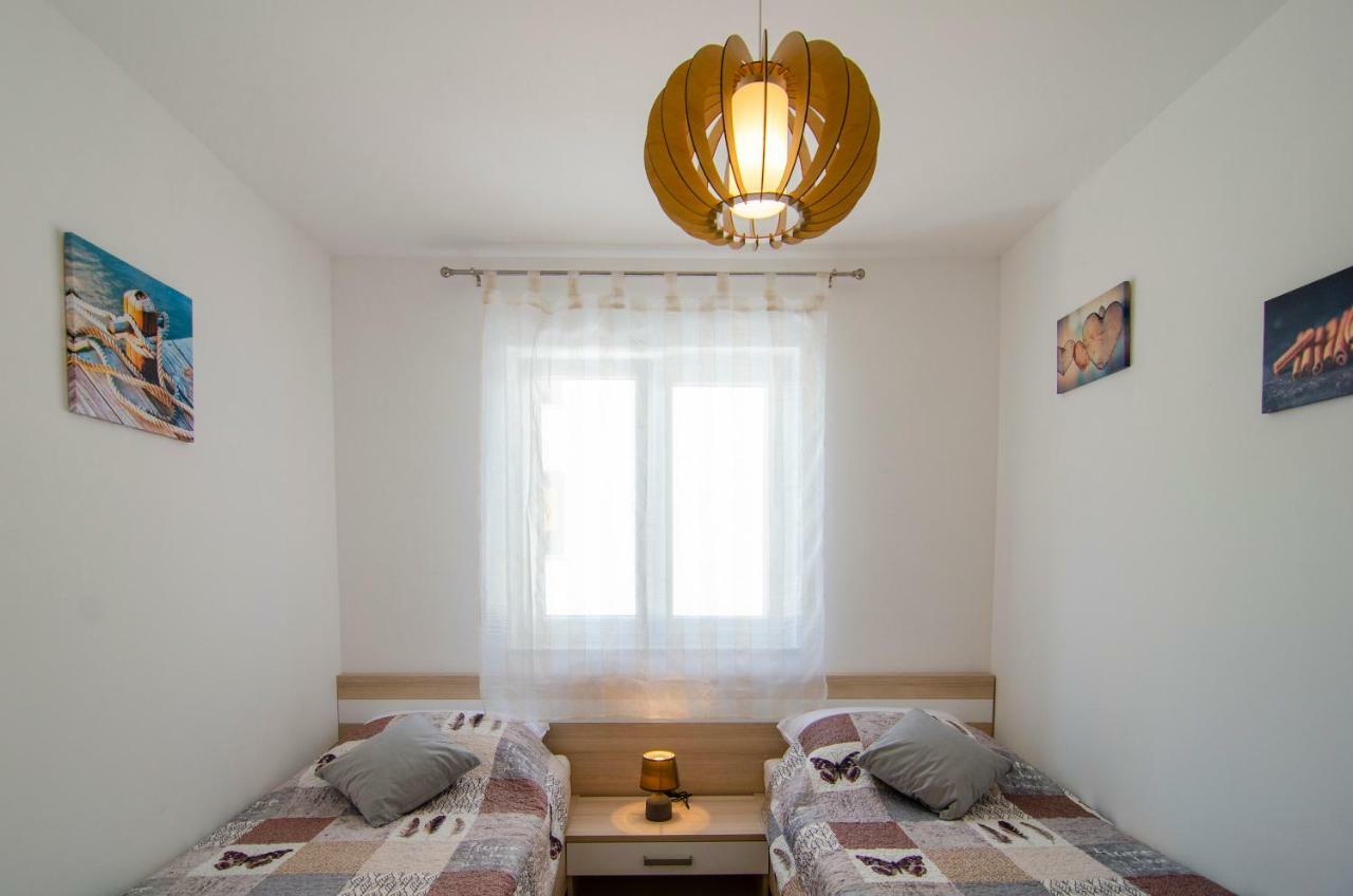 Apartments Sara 2 โบล ภายนอก รูปภาพ