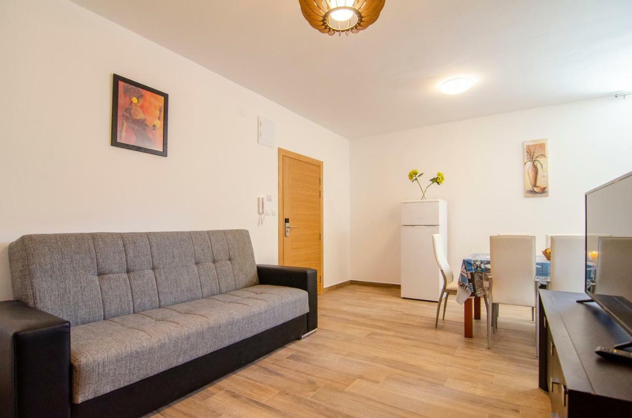 Apartments Sara 2 โบล ภายนอก รูปภาพ