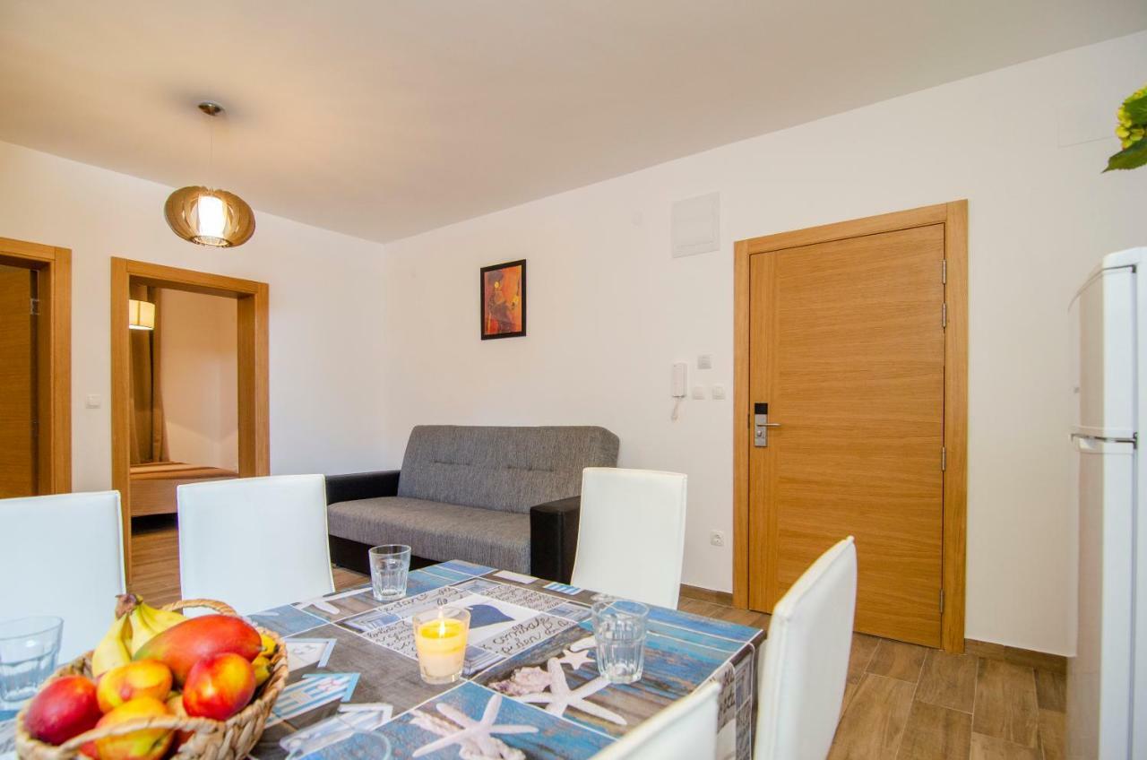 Apartments Sara 2 โบล ภายนอก รูปภาพ