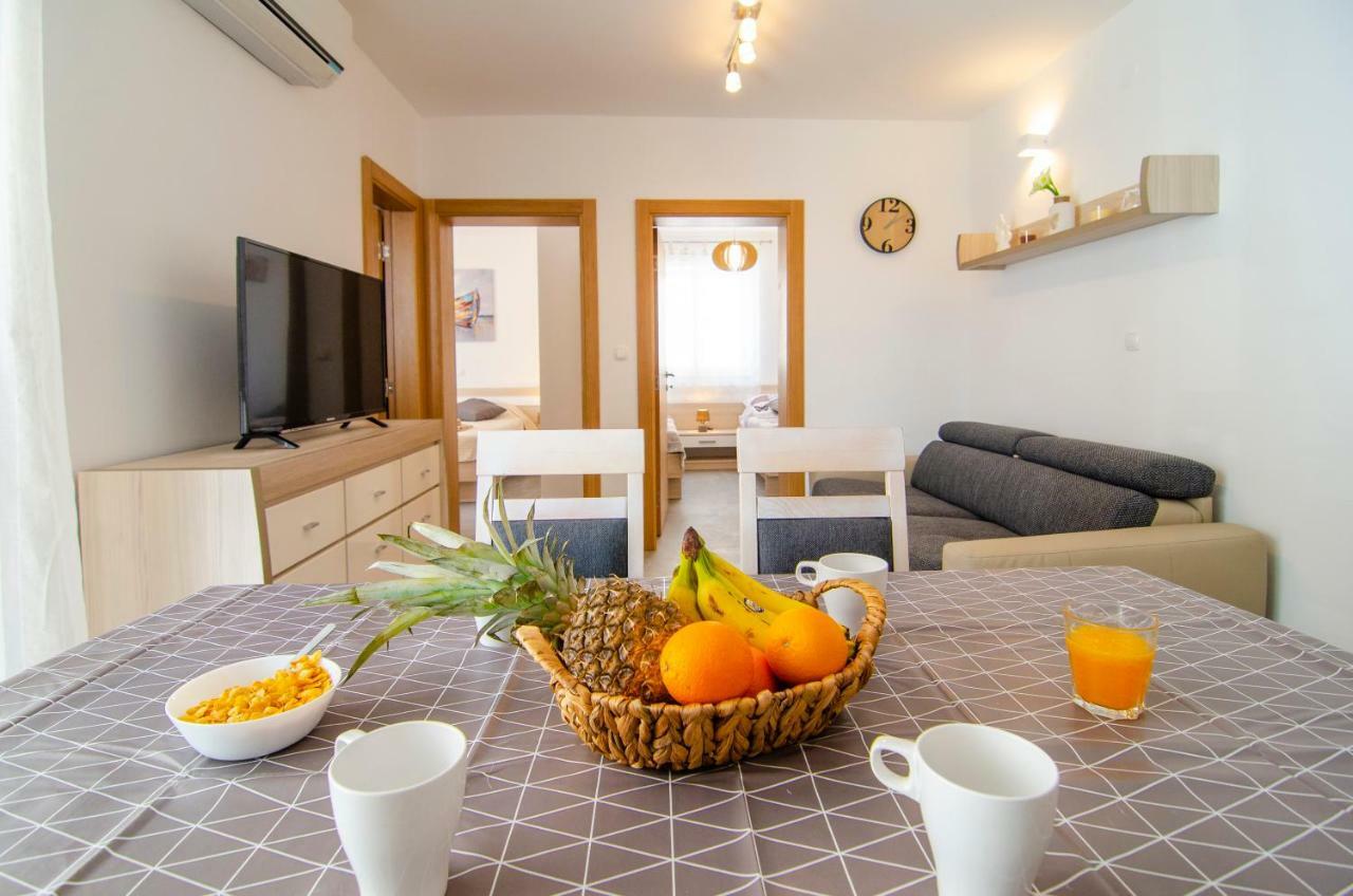 Apartments Sara 2 โบล ภายนอก รูปภาพ