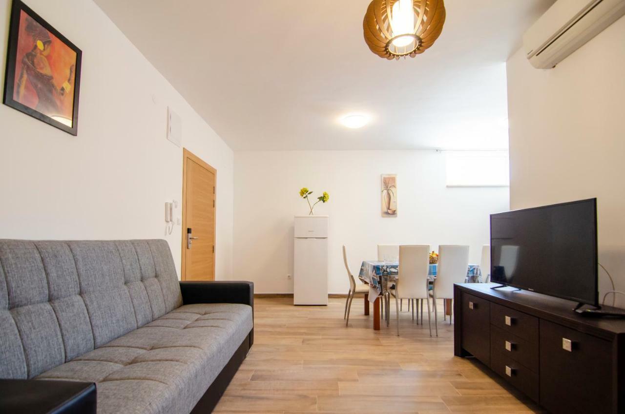 Apartments Sara 2 โบล ภายนอก รูปภาพ