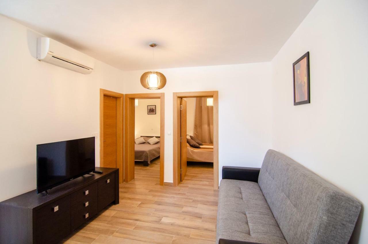 Apartments Sara 2 โบล ภายนอก รูปภาพ