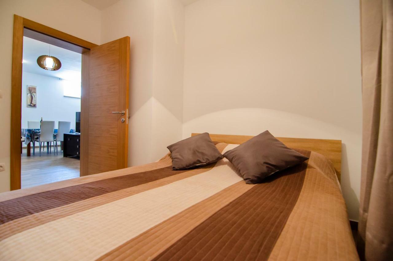 Apartments Sara 2 โบล ภายนอก รูปภาพ