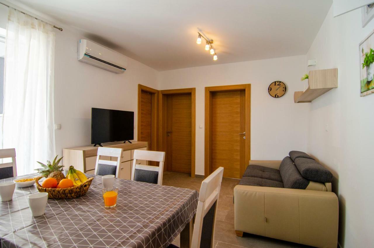 Apartments Sara 2 โบล ภายนอก รูปภาพ